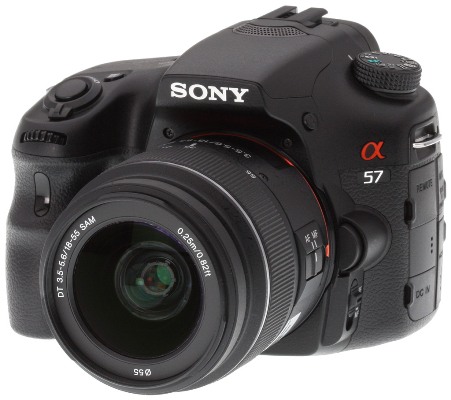 Вид спереди фотоаппарата А57