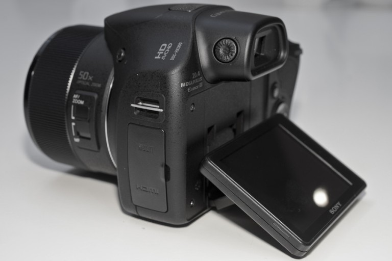 Поворотный ЖК-дисплей DSC-HX300