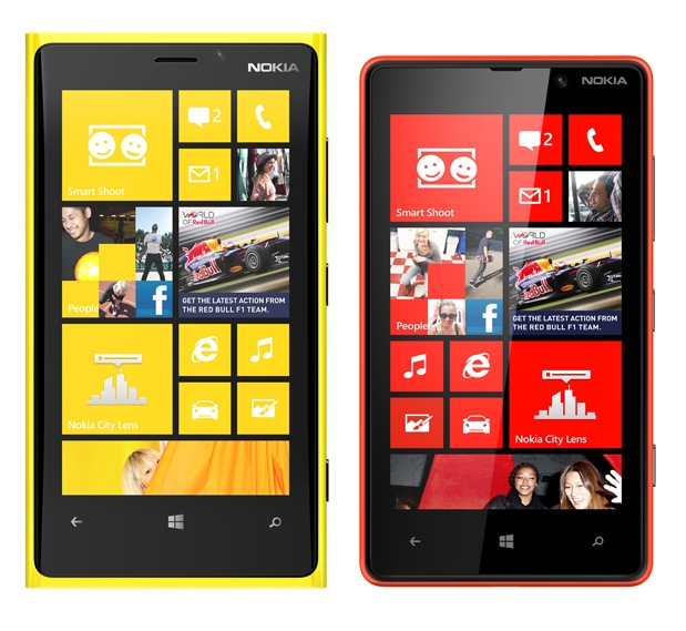 Lumia 920(слева) и 820
