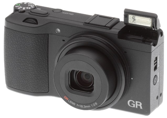 Ricoh GR - вид спереди