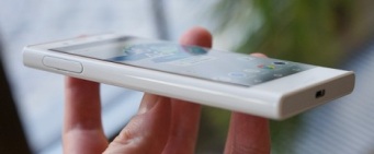 Вид на телефон сбоку